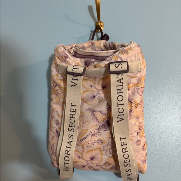 New with tags victoria’s secret beach towel with backpack holder - Picture 2 of 5